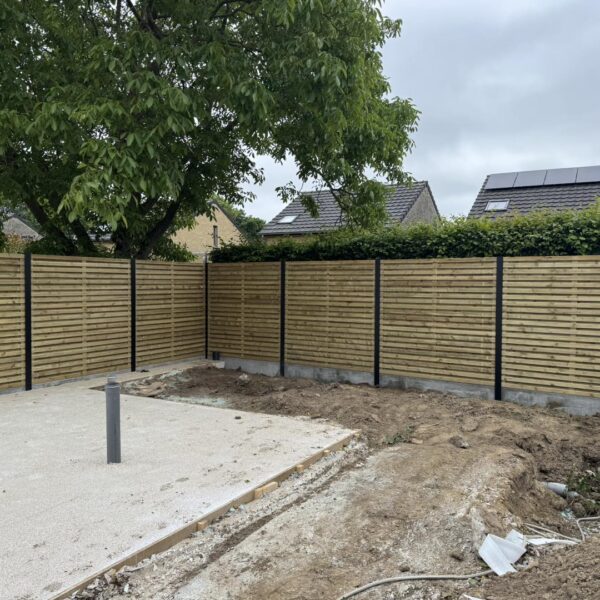 Leveren en plaatsen van estrade panelen te Staden Leveren en plaatsen van estrade panelen te Staden