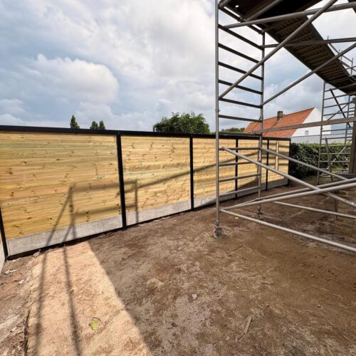 Leveren en plaatsen van omheining te Zevekote